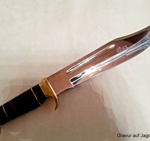 Gravur auf Messer, Foto der Juwelier Lackner GmbH