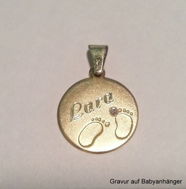 Gravur auf Anhänger, Foto der Juwelier Lackner GmbH