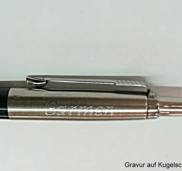 Gravur auf Stift, Foto der Juwelier Lackner GmbH